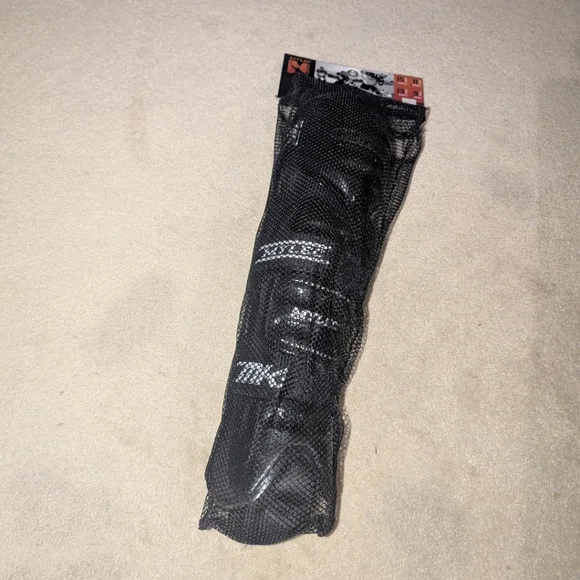 MYLEC MK5 ELITE SHIN GUARD - Picture 1 of 5